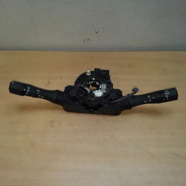 Renault Fluence (2009 - 2013) 255670040R Подрулевой переключатель — фото 2