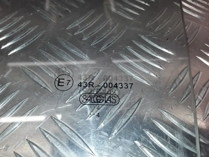 Suzuki Ignis (2003 - 2008) 43R004337 Стекло задней двери — фото 3