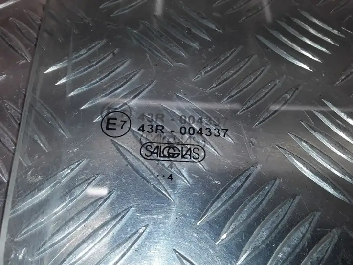 Suzuki Ignis (2003 - 2008) 43R004337 Стекло задней двери — фото 3