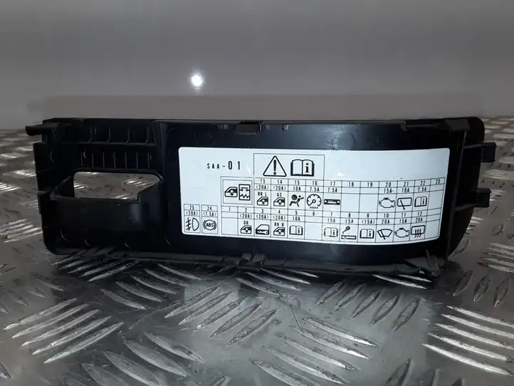 Honda Jazz (2004 - 2008) 77592SAAG0 Крышка ящика предохранителей — фото 3