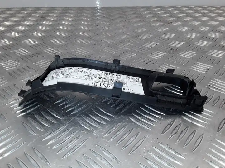 Honda Jazz (2004 - 2008) 77592SAAG0 Крышка ящика предохранителей — фото 4