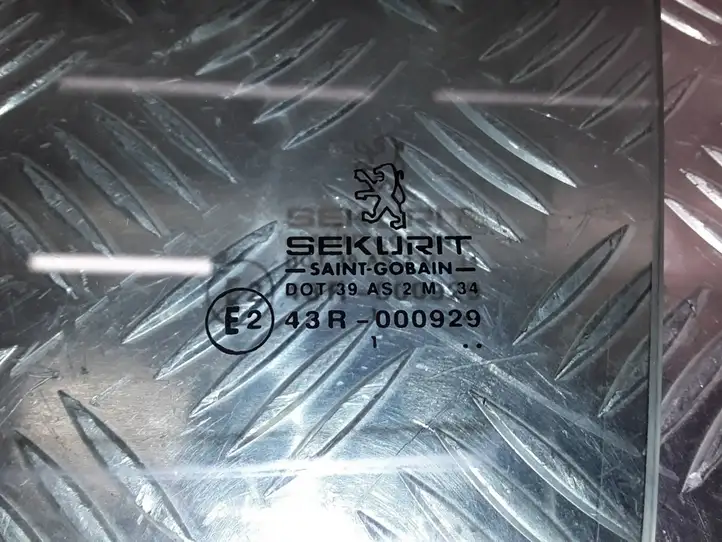 Peugeot 406 (1999 - 2006) 43R000929 Стекло задней двери — фото 2