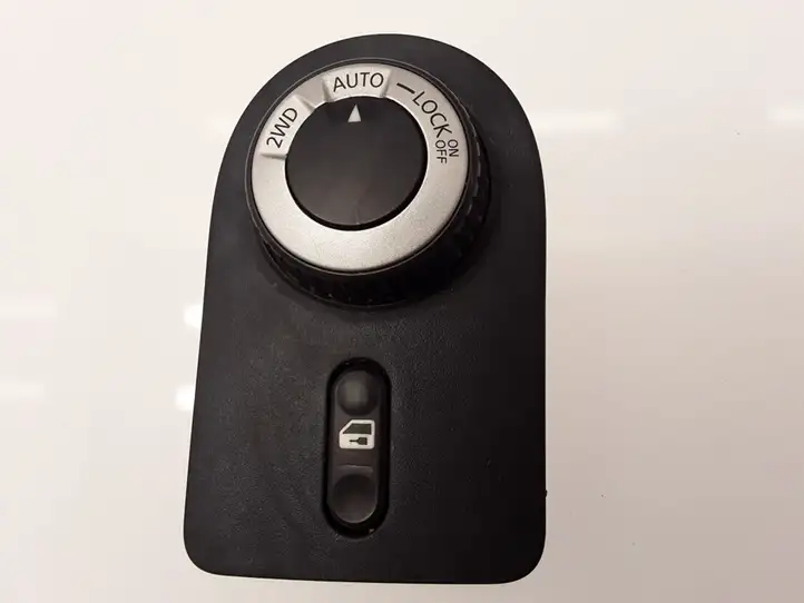 Nissan Qashqai (2006 - 2010) 96912JD60A Включатель блокировки дифференциалов — фото 2