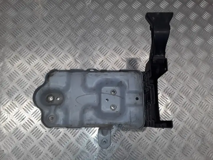Chevrolet Captiva (2006 - 2011) Площадка аккумулятора — фото 3