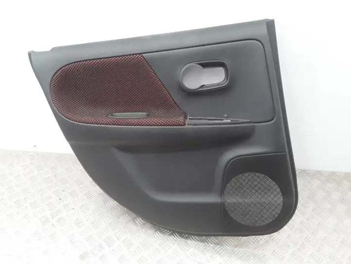 Nissan Note (E11) (2006 - 2014) 829239U000 Обшивка задней двери — фото 1