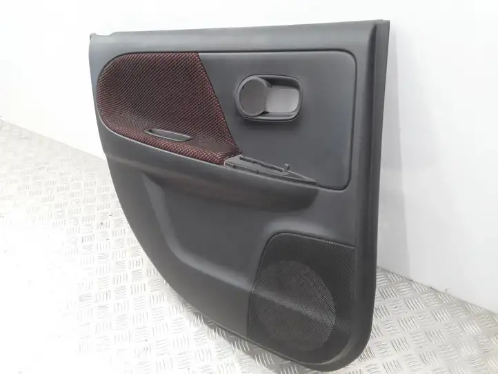 Nissan Note (E11) (2006 - 2014) 829239U000 Обшивка задней двери — фото 2