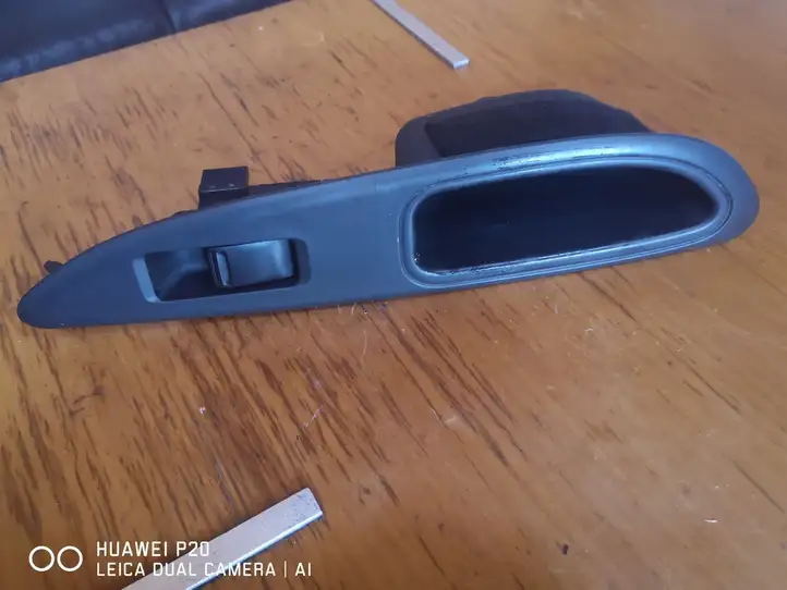 Nissan Primera (2001 - 2008) 82961 Кнопка стеклоподъемников — фото 1