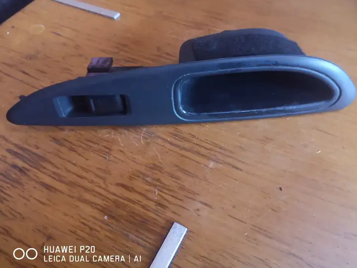 Nissan Primera (2001 - 2008) 82961 Кнопка стеклоподъемников — фото 3