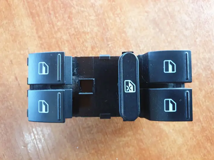 Volkswagen Tiguan (2007 - 2011) 1K4959857B Блок кнопок стеклоподъемников — фото 1