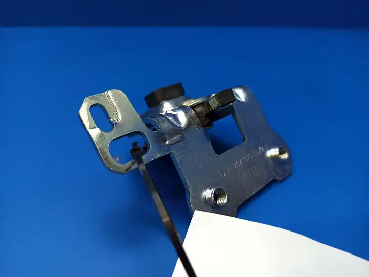 Mercedes-Benz E W212 (2009 - 2016) A2049200572 Замок спинки сиденья — фото 8