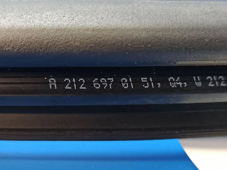 Mercedes-Benz E W212 (2009 - 2016) A2126970151 Уплотнитель кузова — фото 3
