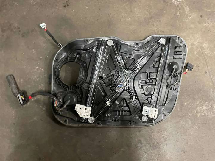 82470-G4120 Hyundai i30 Priekinio el. lango pakėlimo mechanizmo komplektas