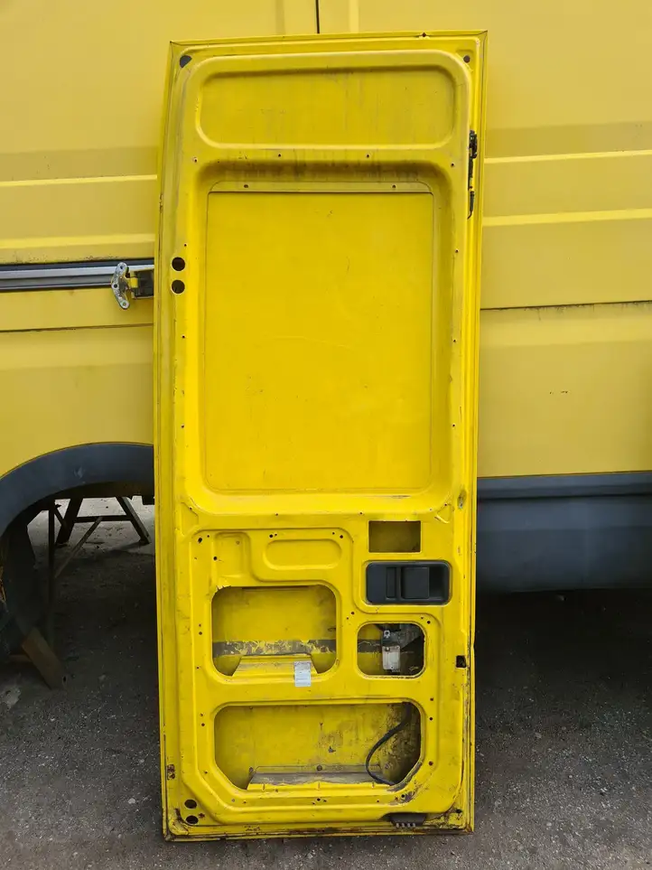 Iveco Daily Daily 4th gen (2006 - 2012) 3803000 Багажная дверь — фото 9