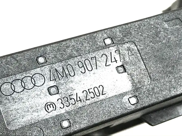 Audi A4 S4 B9 (2015 - 2019) 4M0907247A Блок бесключевого доступа — фото 4