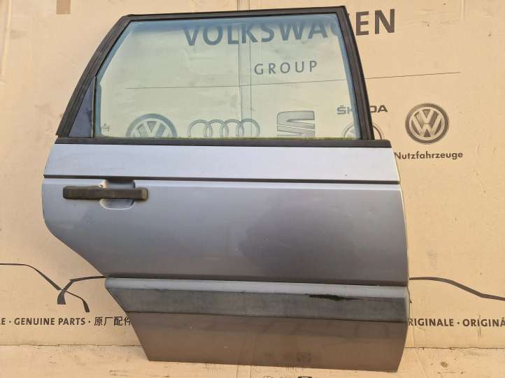 333833052A Volkswagen PASSAT B3 Galinės durys