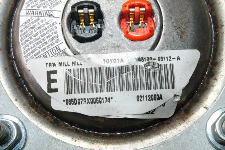 Toyota Avensis T250 (2003 - 2006) Подушка безопасности руля — фото 3