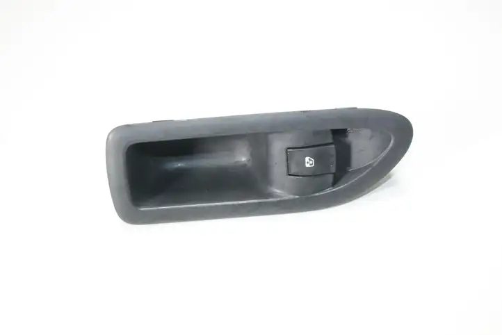 Renault Laguna II (2001 - 2005) 8200317493 Кнопка фаркопа в багажнике — фото 1