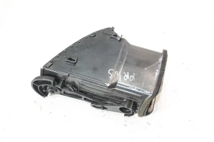 Toyota Prius (NHW20) (2003 - 2009) 4556437020 Воздушная решетка панели — фото 3