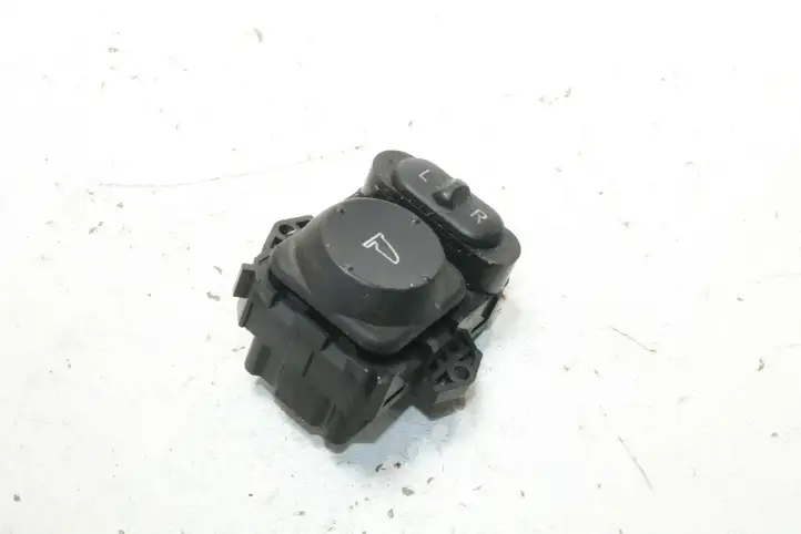 Honda Civic (2001 - 2005) NH167L Кнопка фаркопа в багажнике — фото 1