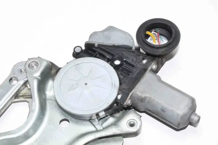 Lexus IS III XE30 (2013 - 2016) 8571053090 Стеклоподъемник задней двери — фото 3