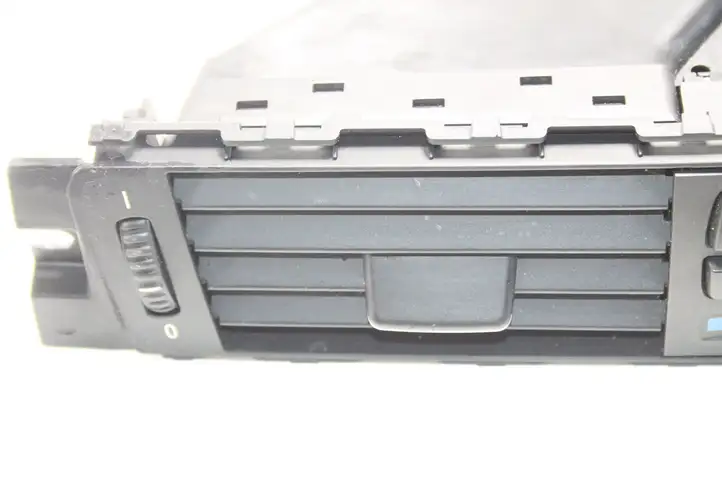 BMW 3 E90 E91 (2005 - 2012) 14482110 Воздушная решетка панели — фото 2