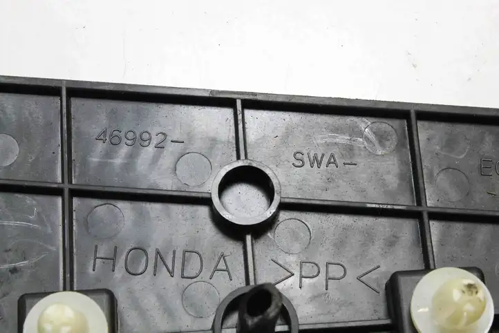 Honda CR-V (2009 - 2012) 46992SWAE0 Прочие детали салона — фото 4