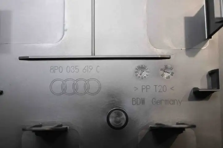Audi A3/S3 8P (2008 - 2013) 8P0035619C Прочие детали моторного отсека — фото 3