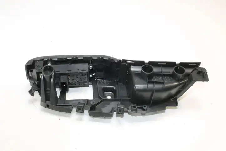 Honda Jazz (2008 - 2014) 83741TF000 Кнопка фаркопа в багажнике — фото 3