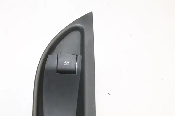 Opel Astra J (2012 - 2015) 13301888 Кнопка стеклоподъемников — фото 2