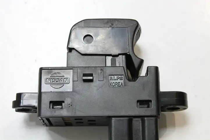 Nissan Note (E11) (2006 - 2014) 25411ED00B Кнопка стеклоподъемников — фото 5