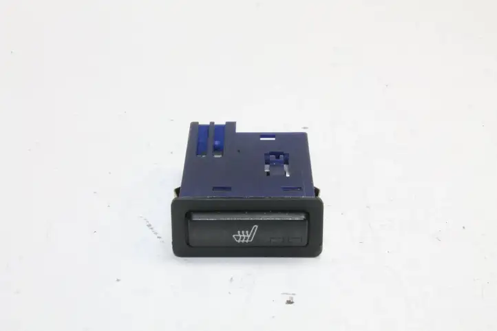 Land Rover Range Rover L322 (2002 - 2005) 6902211 Кнопка фаркопа в багажнике — фото 1