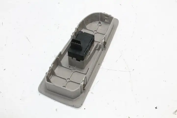 BMW 1 E81 E87 (2004 - 2011) 6970249 Кнопка стеклоподъемников — фото 2
