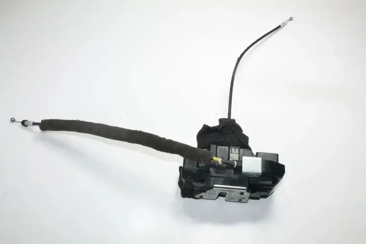 Nissan Juke I F15 (2010 - 2018) Замок задней двери — фото 1