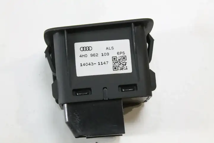 Audi A7 S7 4G (2010 - 2014) 4H0962109 Кнопка фаркопа в багажнике — фото 3