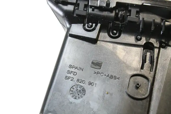 Seat Leon (5F) (2012 - 2019) 5F2820901 Воздушная решетка панели — фото 4