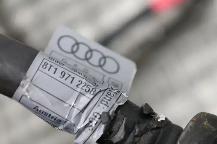 Audi A5 8T 8F (2007 - 2011) 8T1971225B Плюсовой провод аккумулятора — фото 6