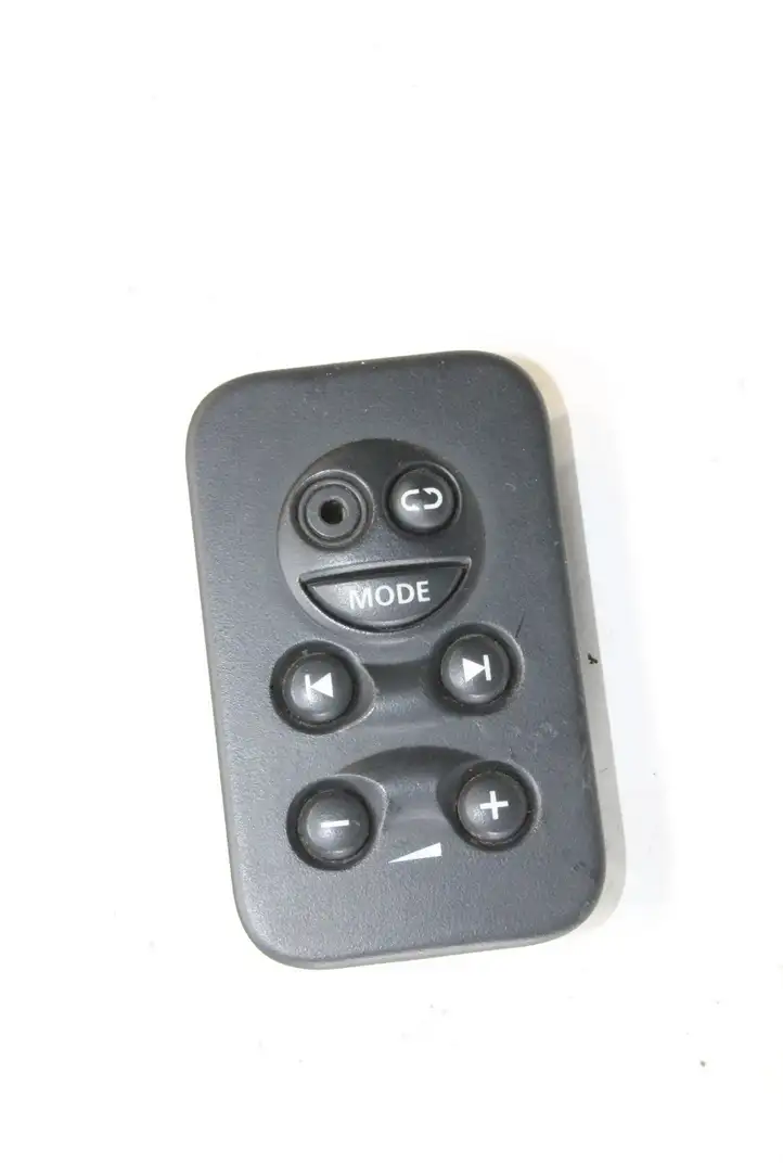 Land Rover Freelander 2 - LR2 (2006 - 2010) 5H2218K909BA Кнопка фаркопа в багажнике — фото 2