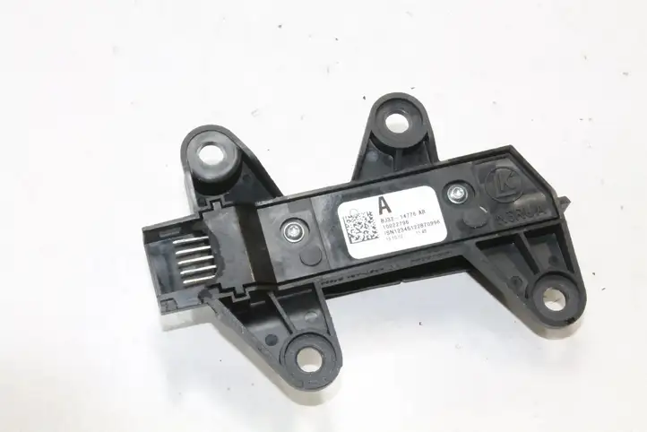 Land Rover Evoque I (2011 - 2015) BJ3214776AB Кнопка фаркопа в багажнике — фото 2