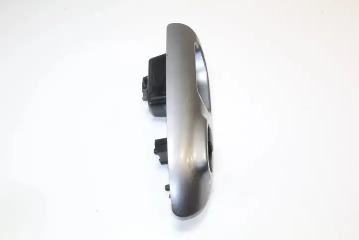 Nissan Juke I F15 (2010 - 2018) 829611KA2A Кнопка фаркопа в багажнике — фото 2