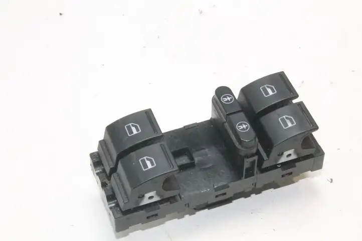 Volkswagen Touareg I (2002 - 2010) 7L6959857E Кнопка фаркопа в багажнике — фото 1