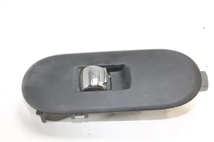 Mini One Cooper F56 F55 (2012 - 2022) 9354866 Кнопка фаркопа в багажнике — фото 1
