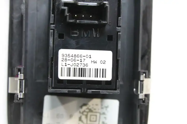 Mini One Cooper F56 F55 (2012 - 2022) 9354866 Кнопка фаркопа в багажнике — фото 5