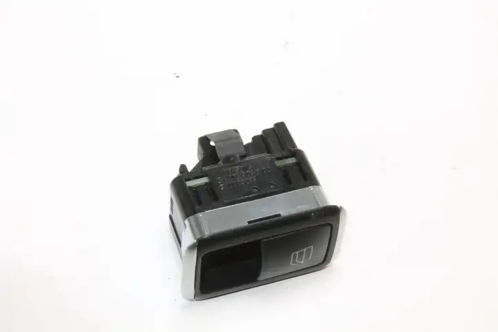 Mercedes-Benz B-class W246 (2011 - 2014) A2049058102 Кнопка фаркопа в багажнике — фото 2