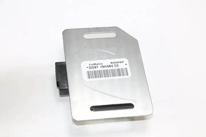 Ford Fusion II (2013 - ) DG9T19H464CE GPS антенна — фото 2
