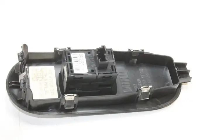 Mini One Cooper F56 F55 (2012 - 2022) 9354866 Кнопка фаркопа в багажнике — фото 4