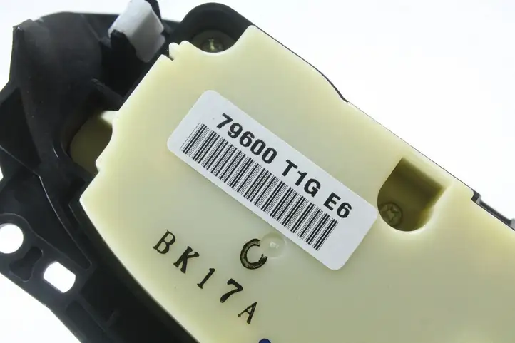 Honda CR-V (2009 - 2012) 79600T1GE6 Управление климат контролем — фото 6