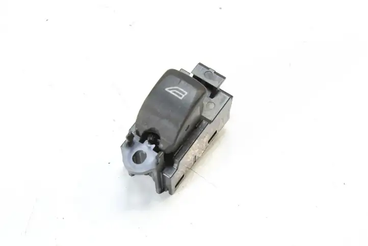 Land Rover Range Rover Sport L494 (2009 - 2013) AH2214717AB Кнопка фаркопа в багажнике — фото 1