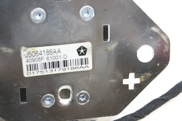 Chrysler 300 - 300C (2005 - 2011) 05064186AA GPS антенна — фото 4