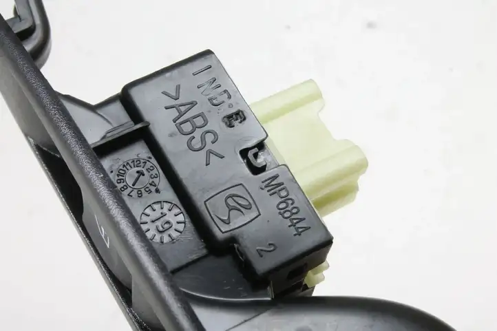 Renault Captur (2013 - 2020) 829614619R Кнопка фаркопа в багажнике — фото 5