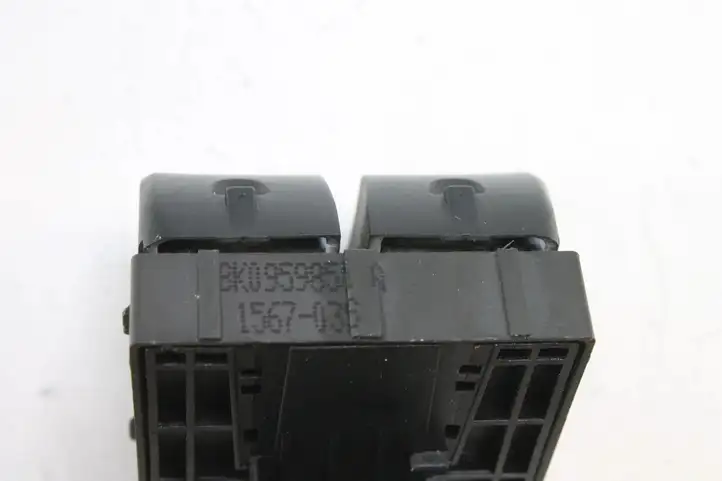 Audi A5 8T 8F (2007 - 2011) 8K0959851A Кнопка фаркопа в багажнике — фото 4